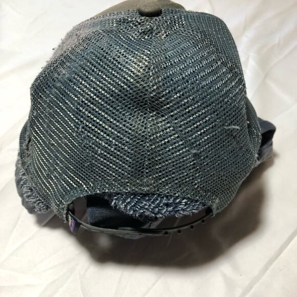 Patagonia snapback mesh trucker cap embroidered logo distressed - Picture 3 of 9
